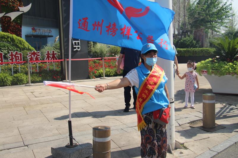 <strong>又黑又长又大又粗的鸡巴捅进逼里的免费视频</strong>